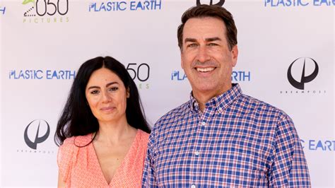 Heres Who Rob Riggle Is Dating Now After His Disastrous Divorce