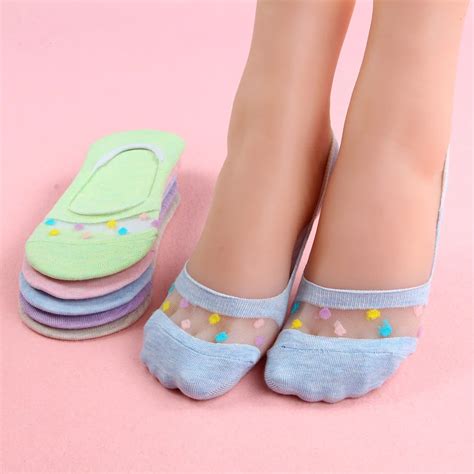 5 Pairs Women Invisible Socks Girl Shallow Mouth Socks Summer Casual Classic Non Slip Silicone