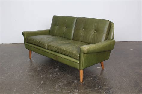 Mid Century Modern Green Leather Loveseat By Skippers Mobler At 1stdibs