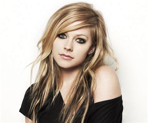 Avril Lavigne Net Worth Bio Cars House Career Childhood Relationship