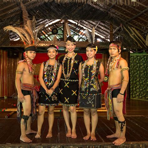 Dayak Kanayayn Kalimantan Budaya Pakaian