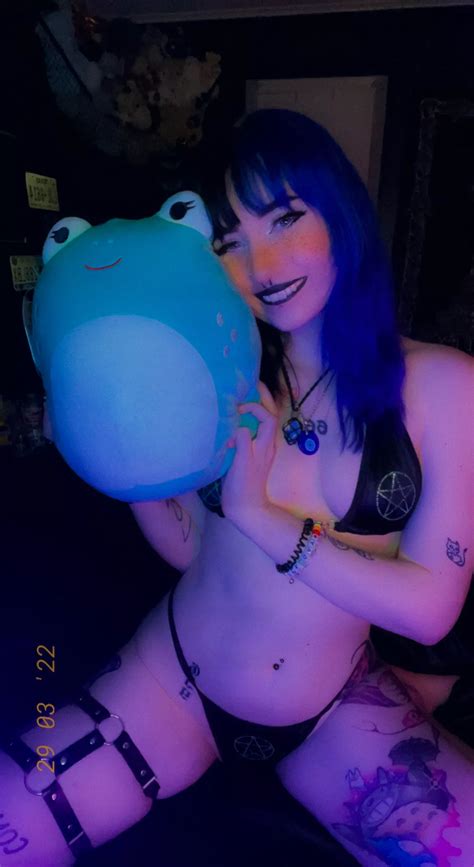 The Squishmallow Stays On The While We Fuck Nudes Emogirls Nude