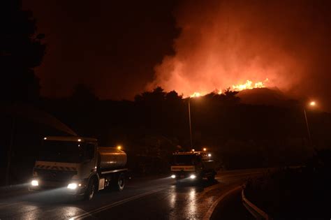 Έπεσε αεροσκάφος τύπου πετζετέλ που επιχειρούσε το απόγευμα της κυριακής σε φωτιά που είχε ξεσπάσει στη ζάκυνθο. ΜΠΟΛΣΕΒΙΚΟΙ ΚΑΤΣΑΠΛΙΑΔΕΣ ΝΕΡΩΝΕΣ. ΑΝΕΞΕΛΕΓΚΤΗ Η ΦΩΤΙΑ ΣΤΟΝ ...
