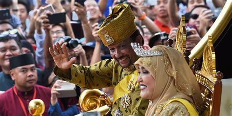 Caliph · king of kings · shahanshah · padishah · sultan of sultans · chakravarti. Brunei : le sultan bling-bling fête en grande pompe ses 50 ...