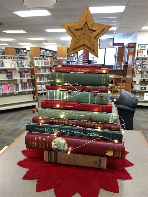 Christmas Book Tree At Library Christmas Library Display Christmas