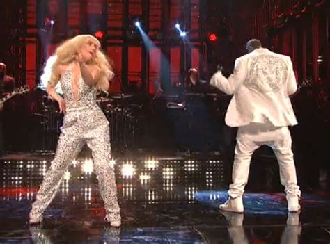 Lady Gaga And R Kelly Simulate Sex During Saturday Night Live