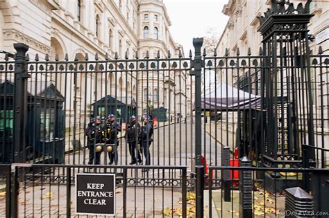 How To Visit 10 Downing Street In London Joy Della Vita