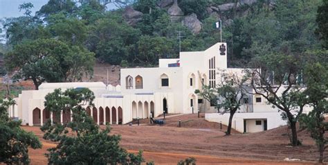 See Aso Rock Presidential Villa Abuja History And