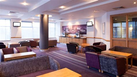 Bathrooms include shower/tub combinations, complimentary toiletries, and hair dryers. Meeting Rooms at Jurys Inn Glasgow, Jurys Inn Glasgow ...