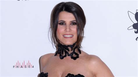 Julia vignali, présentatrice du «meilleur pâtissier» sur m6, est en interview au micro de newsmonkey. La grossesse de Karine Ferri se passe à merveille
