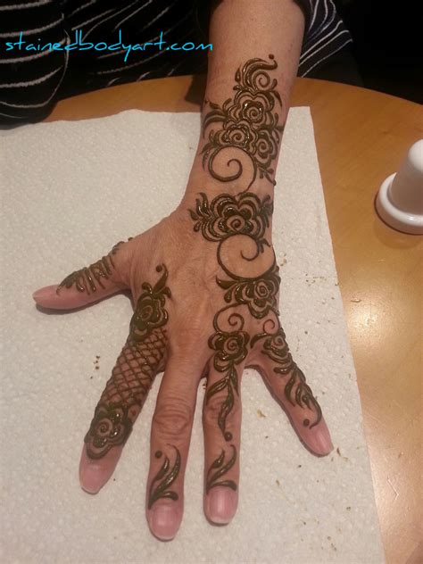 At Starbucks In Land O Lakes Fl Simple Henna Hand Henna Mehndi Designs