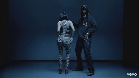 Nicki Minaj Feat 2 Chainz Beez In The Trap 2012