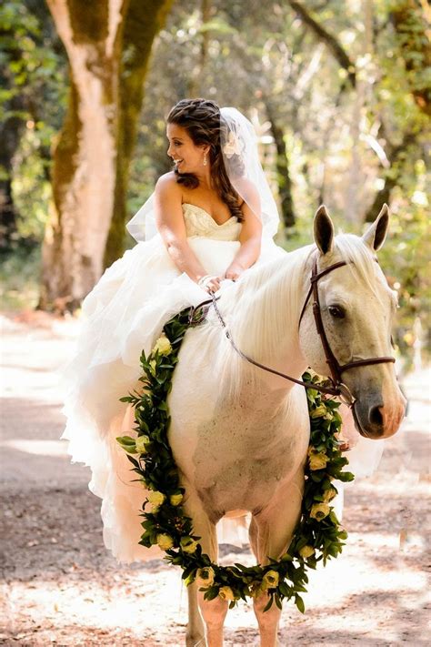 More Ways To Bring Your Horse Into Your Wedding The Original Mane N