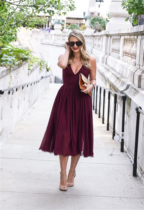 Heading to a wedding and in need of a fabulous frock? Fall Wedding Guest Dress Guide | Visions of Vogue