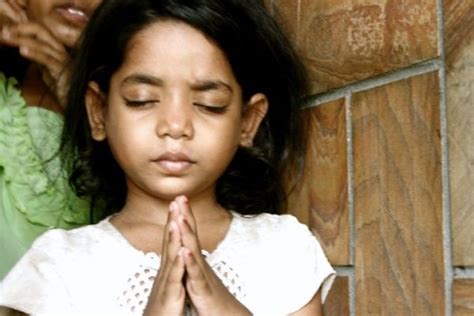 A Little Girl Praying Nothing More Beautiful Prayers That Avail
