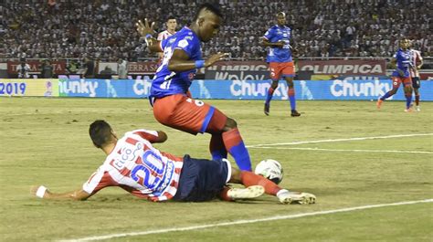 They are fighting for colombia primera a, colombia cup. En imágenes, el triunfo del Junior ante Deportivo Pasto en el Metropolitano | Zona Cero