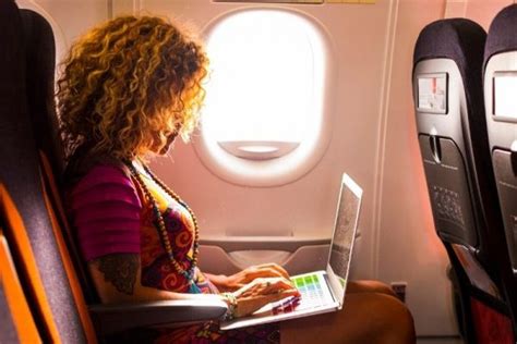 12 Ways To Keep Yourself Occupied In An Airplane The Tech Edvocate