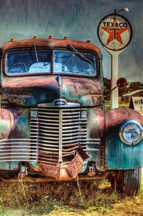 Pin By Fercachito On Projects To Try Vintage Trucks Abandoned Cars