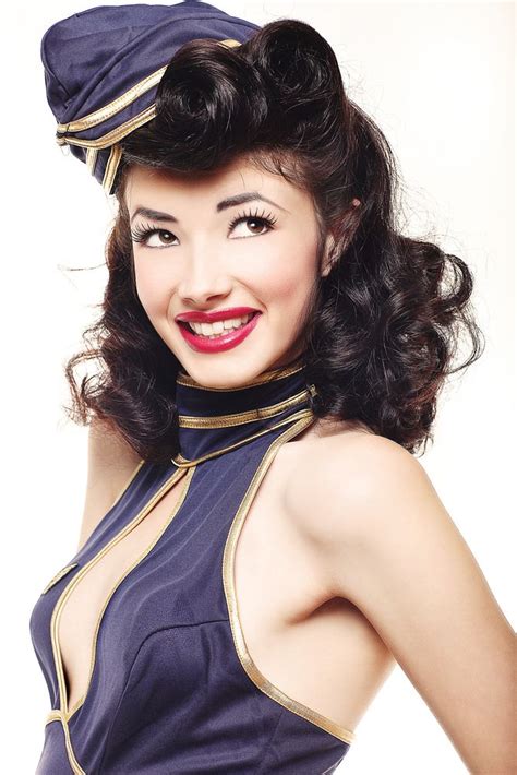 The pageboy style was another suitable medium for the long hairstyle of the 1940s fashion. 1940s Hairstyles For Long Hair - Elle Hairstyles | 1940s ...