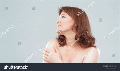 Side View Pretty Nude Woman Looking库存照片1759251062 Shutterstock