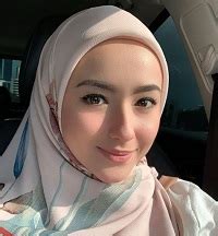 She is known in singapore, malaysia and indonesia for her work in mencintaimu mr photographer (2018), 3 gadis manis musim 2 (2018), langsuir (2018), aku cinta dia (2019). Hannah Delisha Age, Boyfriend, Height, Weight, Family ...