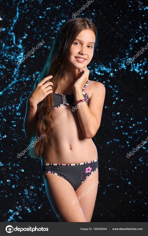 Hermosa Adolescente Desnuda Retrato Una Hermosa Niña Con Free Nude Porn Photos