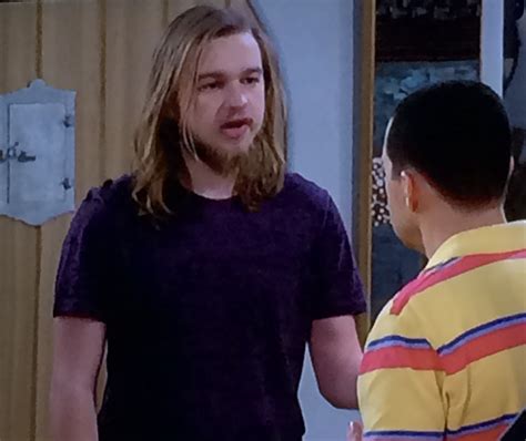‘two And A Half Men Half Man Angus T Jones Returns On Finale — And