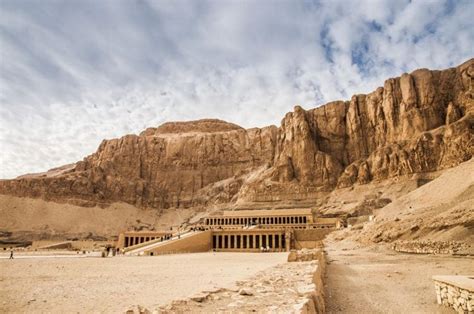 3 000 Year Old Lost Golden City Found In Luxor Arkeonews