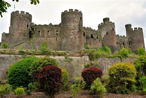 Travellers are attracted to wales because of its beautiful landscape, including the mountains and coast of its stunning national parks, the wealth of history and large number of imposing castles. Conwy, Wales Travel Guide - Encircle Photos