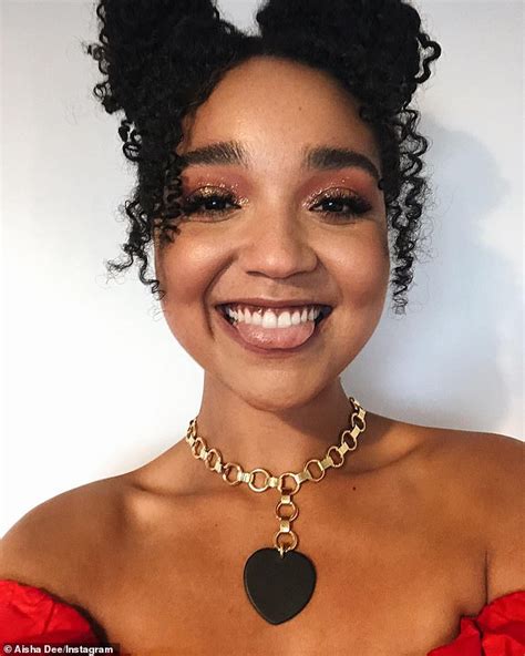 The Bold Type S Aisha Dee On Filming Awkward And Sexual Scenes For The Show Daily Mail Online