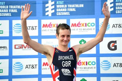 With one ironman event to his name, and with that one win, alistair brownlee secured his place at the prestigious kona world championships back in june at the cork im. Alistair Brownlee chce zostać Mistrzem Świata IRONMAN 70.3 ...