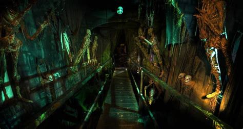 15 Wicked Halloween Attractions In The Us Thrillvania Guff