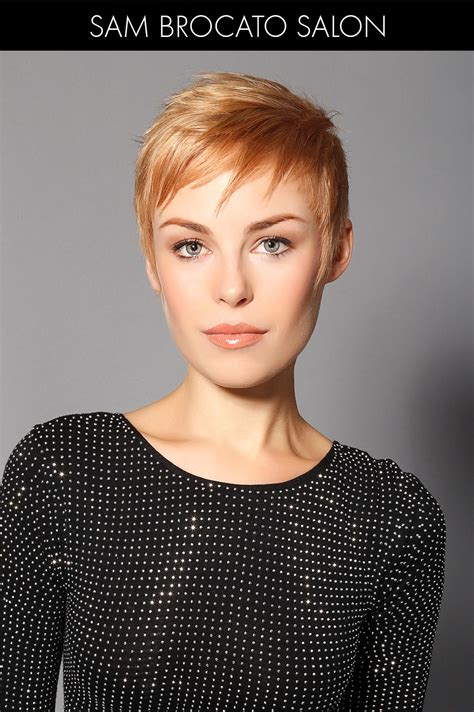 30 winter blonde short hair fashion style