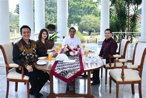 Diaz hendropriyono mundur jadi ketum pkpi, digantikan sunan kalijaga. Grace Tangkap Aura Kemenangan di Wajah Jokowi | Republika ...