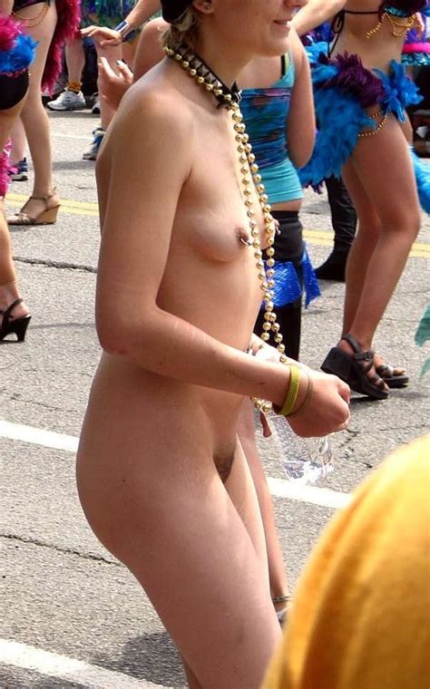 Only One Nude At Public Event Pics Xhamster