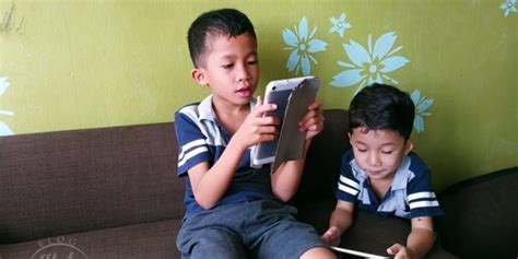 Di zaman yang serba digital ini, internet menjadi salah satu kebutuhan yang harus dipenuhi. Kawal Penggunaan Internet Anak Sebelum Terlambat Dengan ...