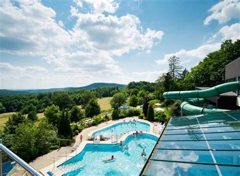 Umfangreiche freizeitmöglichkeiten im und außerhalb des rhön park hotel aktiv resorts, bieten ideale bedingungen für erholung, genuss, wellness, wandern und wohlfühlen. Rhön Park Hotel