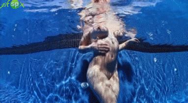 Colección de chicas desnudas bajo el agua 4 5 GIFS PORNO