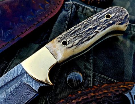 Custom Handmade Damascus Steel Hunting Skinning Camping Knife Kbs