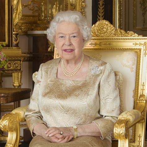 queen elizabeth ii wearing the maple leaf brooch inherited from her free nude porn photos