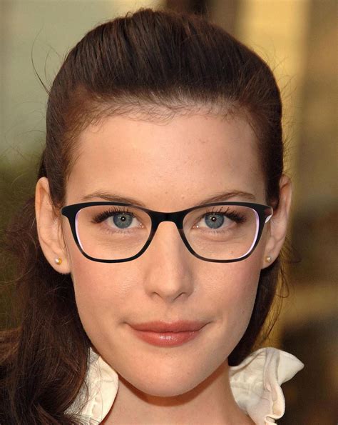 Best Glasses For Narrow Faces