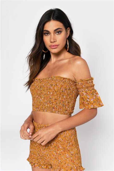 Tobi Off The Shoulder Tops Womens Double Time Marigold Tie Back Crop Top Marigold ⋆ Theipodteacher
