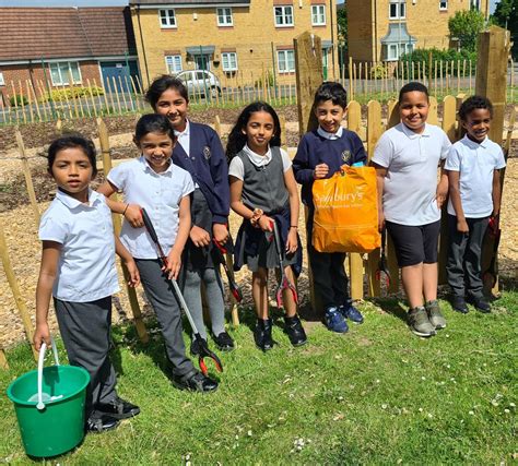 City primary school shortlisted for Young Litter Heroes award
