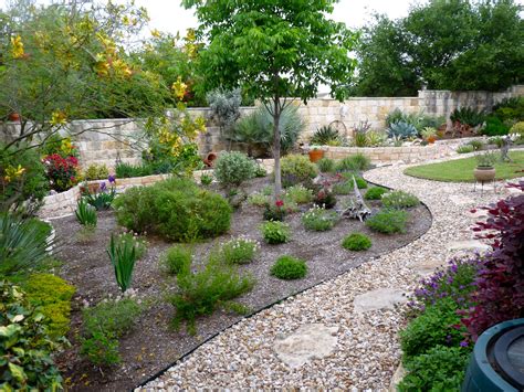 Lovely Wall Surrounding A Nice Xeriscaped Yard Desertscape Landscaping Ideas Pinterest