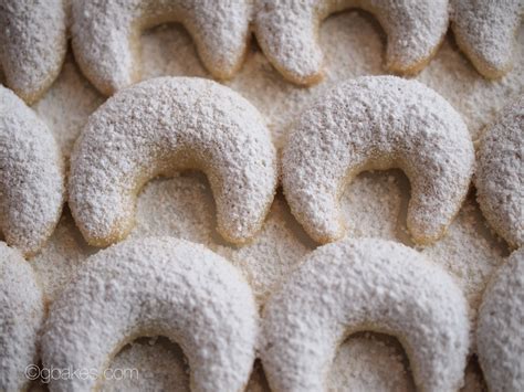 Also typical for poland, czechia, slovakia, hungary and parts of romania. VANILLEKIPFERL with a maple twist
