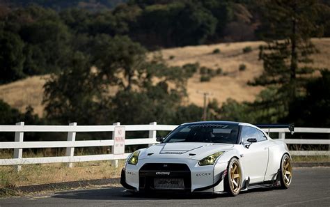 This was australia's first rocket bunny r35 gtr.besides it's initial launch nearly. HD wallpaper: white coupe, GTR, Nissan, GT-R, R35, Rocket ...