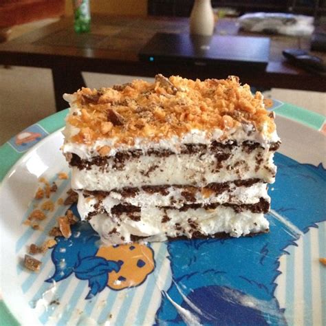 Easy Yummy Dessert Layer Ice Cream Sandwiches Cool Whip And Crushed