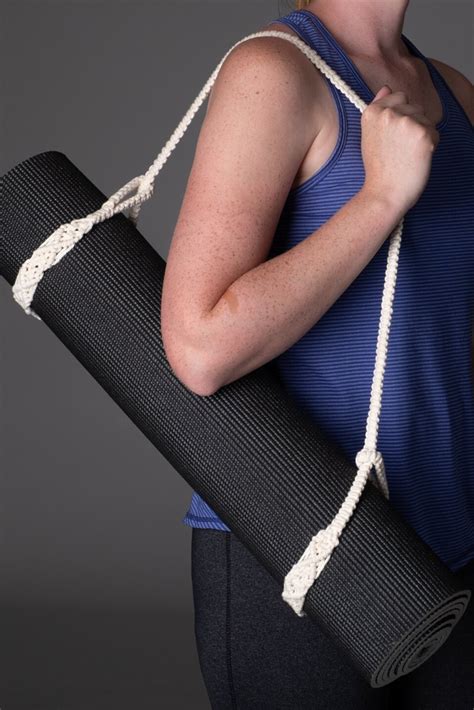 Need an easy way to carry your yoga mat around? Yoga Mat Macrame Sling Strap | Diy yoga, Macrame, Yoga mat holder