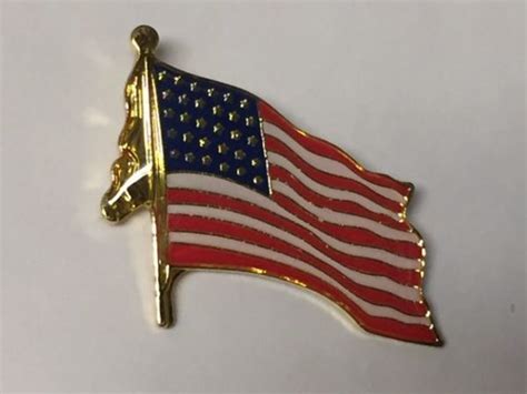 UNITED STATES US WAVING FLAG ON POLE WITH TASSEL LAPEL PIN HAT TAC NEW