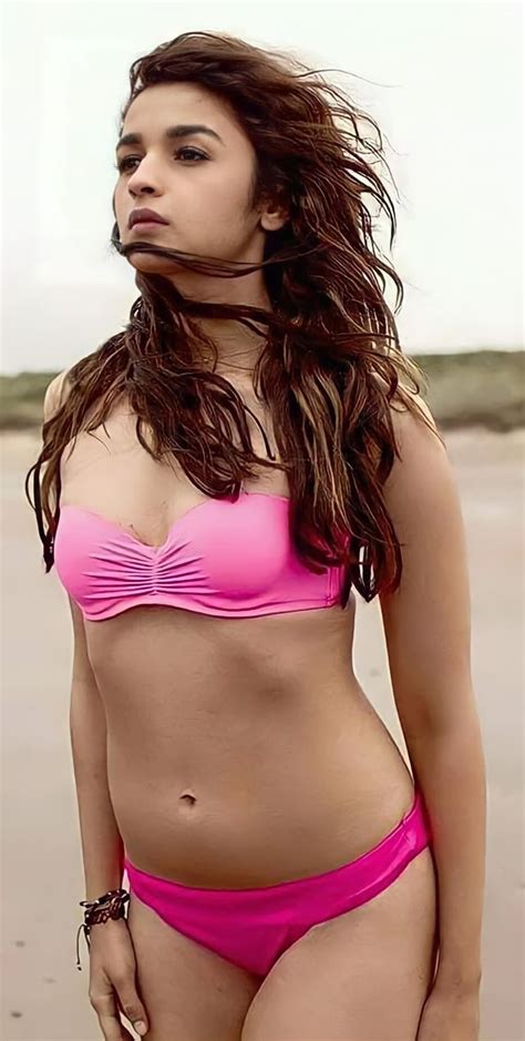 Alia Bhatt Bikini 👙 Rdesicelebhub